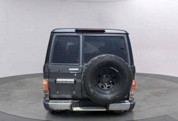 2011 TOYOTA land cruiser hard top