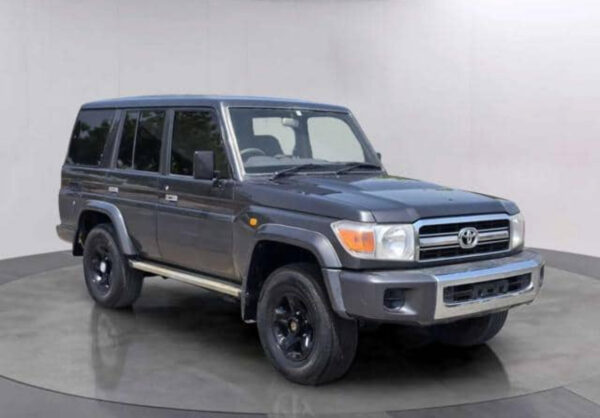2011 TOYOTA land cruiser hard top