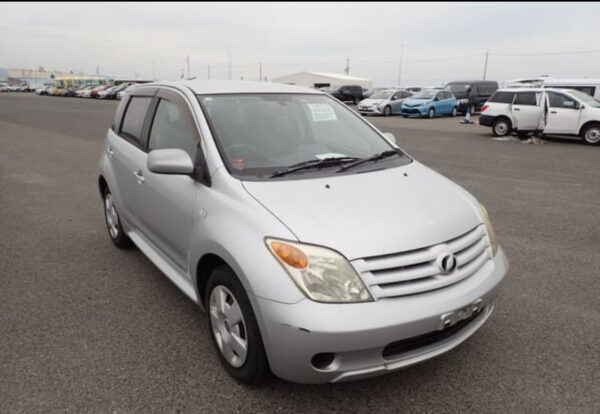 2006 TOYOTA IST