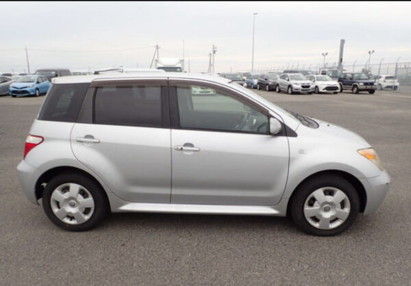 2006 TOYOTA IST