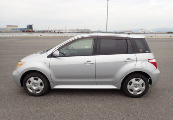 2006 TOYOTA IST
